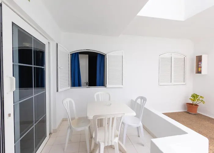 비스타 마르 아파르타멘토스 *