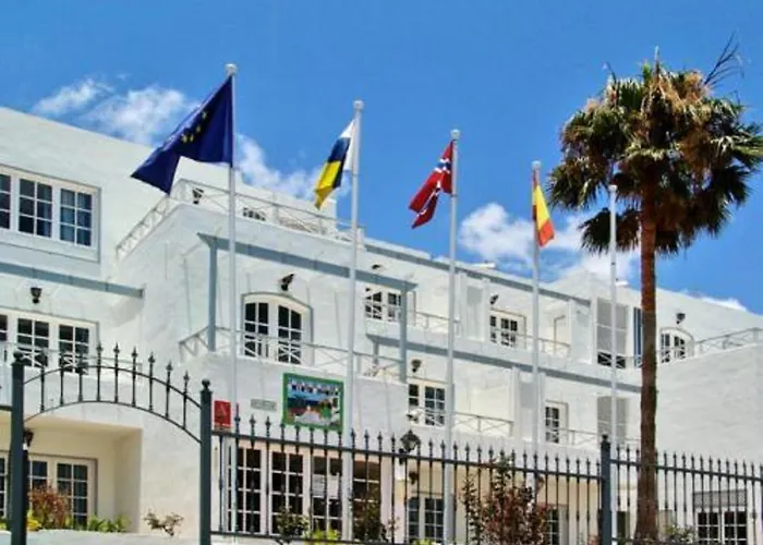 비스타 마르 아파르타멘토스 *